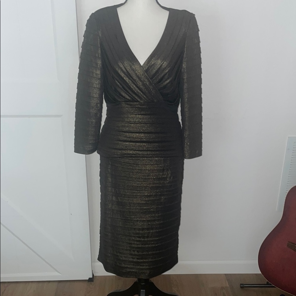 Green Ruched V-Neck Sheath Dress for Wedding Guest Evening